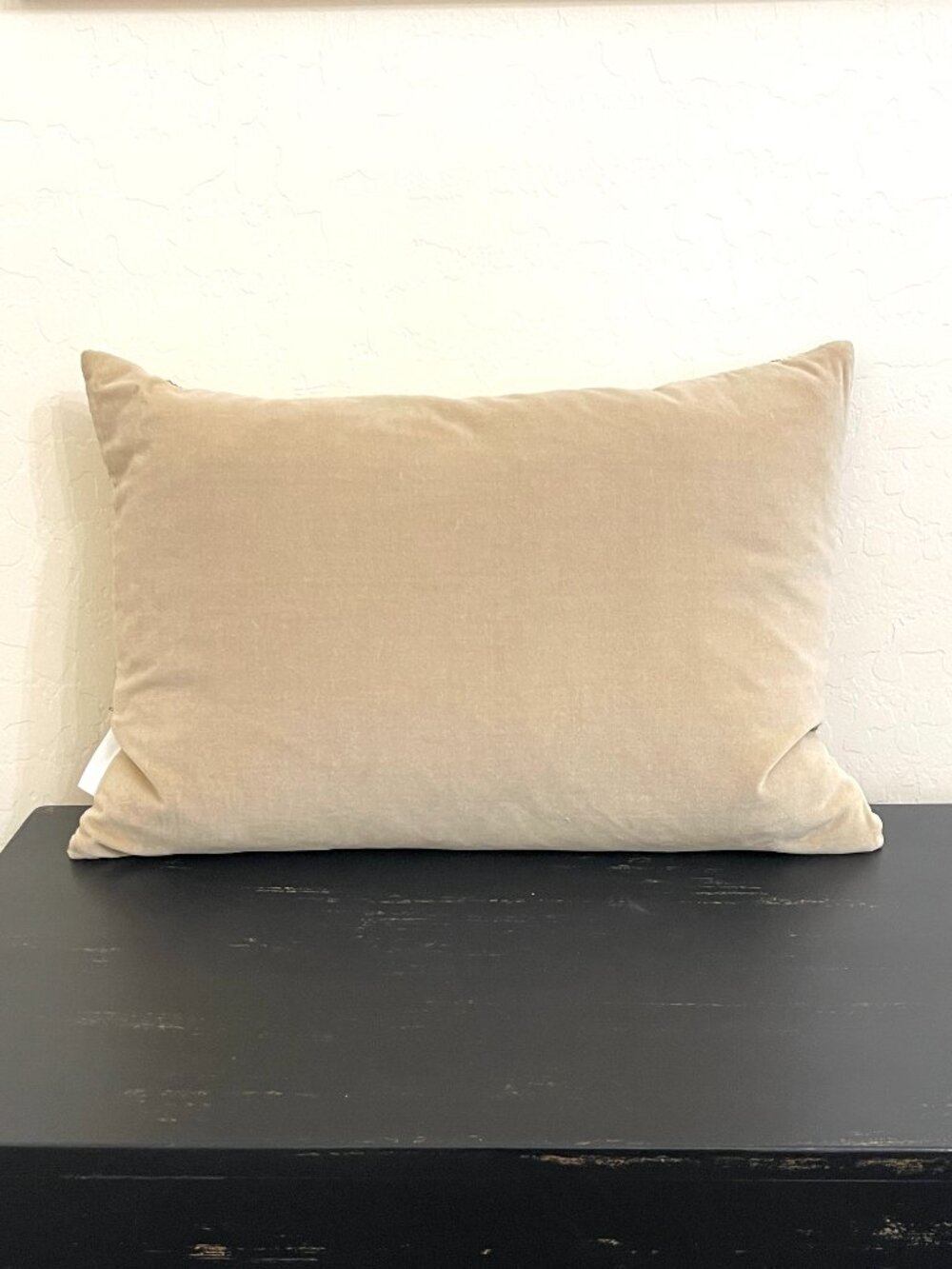 Calvin Klein Home Sequin Velour Pillow Champagne Light Gold Rectangle - Picture 3 of 4